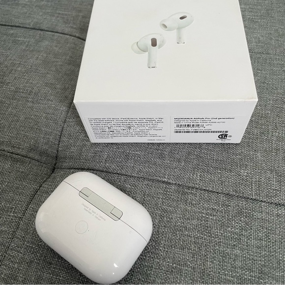 AirPods Pro 2 - Picture 2 of 5